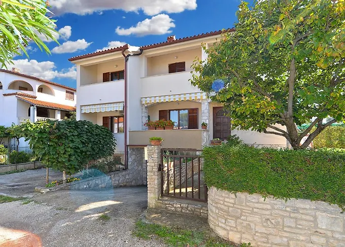 Milan 1174 شقة بولا