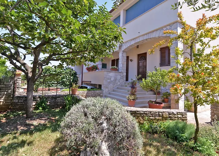 Milan 1174 شقة بولا