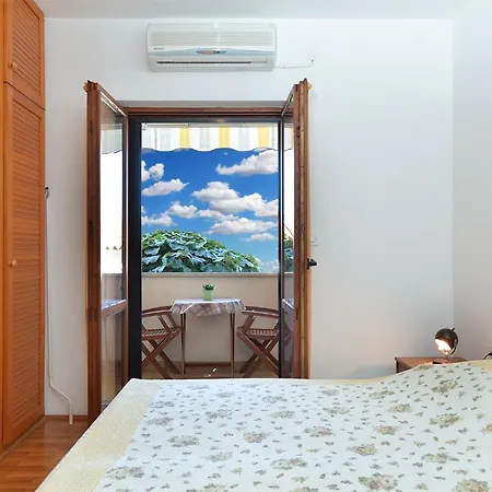 Milan 1174 Apartman *