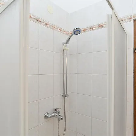 Milan 1174 Apartman *