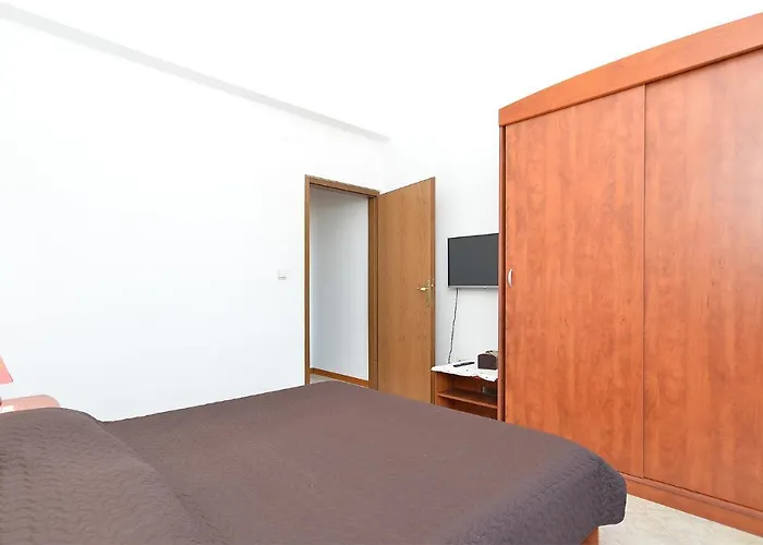 Apartman Milan 1174 *